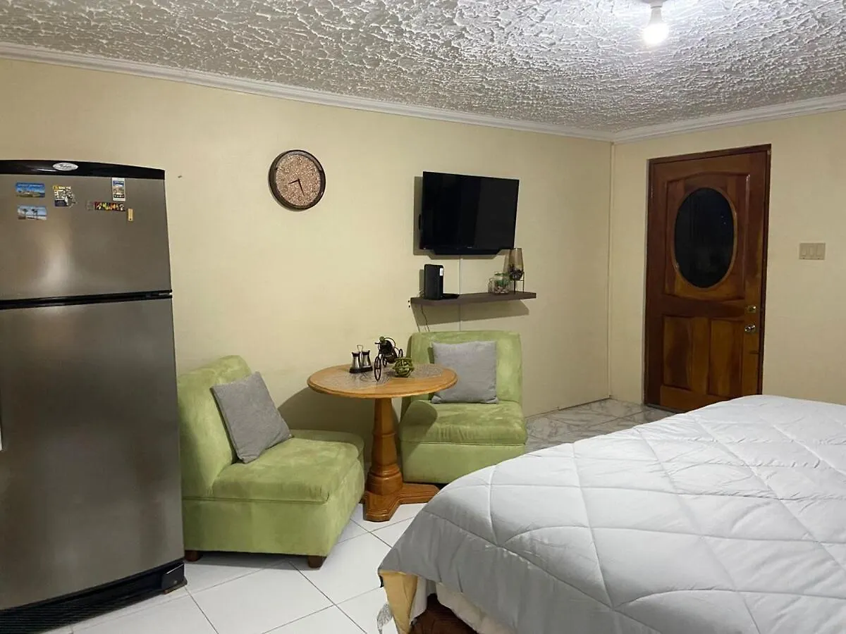 Daire Buffy Home Away From Home Ocho Rios Jamaika